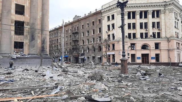 Ukrayna'da insanlık dramı! Canlarını kurtarmak için ülkeden kaçan insanlar tren istasyonunu tıklım tıklım doldurdu