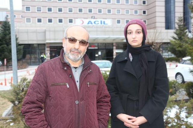 Köpekten kaçmak isterken otomobilin altında kalan üniversite öğrencisi kız ağır yaralandı Köpekten kaçmak isterken otomobilin altında kalan üniversite öğrencisi kız ağır yaralandı