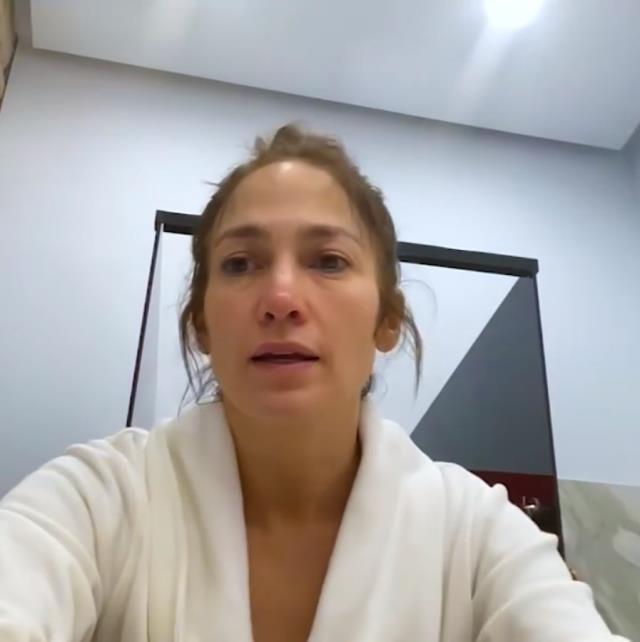 52 yaşındaki Jennifer Lopez'in makyajsız hali görenleri şaşırttı 52 yaşındaki Jennifer Lopez'in makyajsız hali görenleri şaşırttı