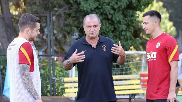 Torrent'in derdi Fatih Terim'in prensleri! Ya oyuncular gidecek ya da hoca Torrent'in derdi Fatih Terim'in prensleri! Ya oyuncular gidecek ya da hoca