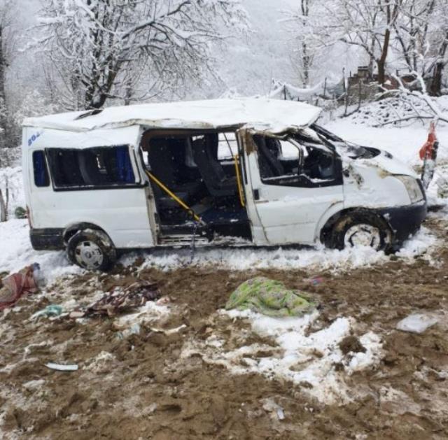 Samsun'da servis devrildi: 1 öğrenci öldü, 7 kişi yaralandı