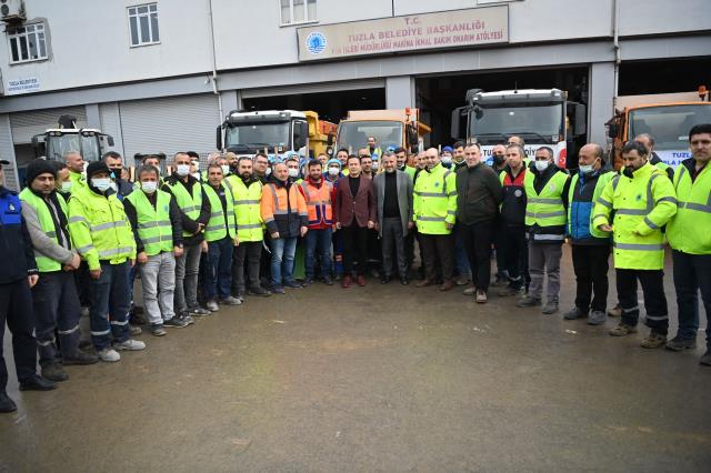 Tuzla Belediyesi, beklenen kar yağışına karşı teyakkuza geçti Tuzla Belediyesi, beklenen kar yağışına karşı teyakkuza geçti