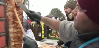 AFAD'ın Ukrayna sınırındaki yardım mesaisi kar yağışı altında sürüyor