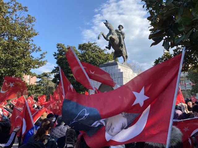 Onur Anıtı'na saldıran kuzenlere 9'ar yıla kadar hapis istemi Onur Anıtı'na saldıran kuzenlere 9'ar yıla kadar hapis istemi
