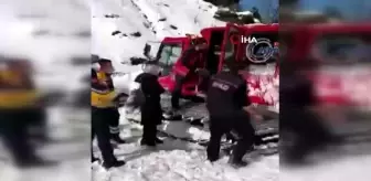 AFAD ve UMKE ekipleri yolları kapanan köylerdeki hasta bebekler için seferber oldu