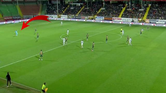 Bir bunu yapmadığı kalmıştı! Altay Bayındır, Süper Lig'de ilke imza attı Bir bunu yapmadığı kalmıştı! Altay Bayındır, Süper Lig'de ilke imza attı