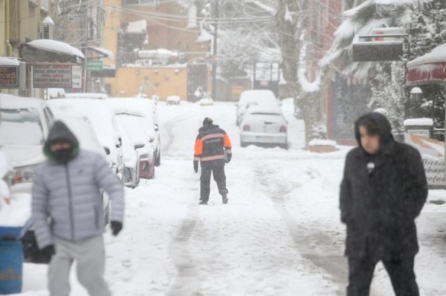 İstanbul'da kar yağışı ne kadar sürecek? Meteoroloji'den merak edilen soruya haritalı yanıt İstanbul'da kar yağışı ne kadar sürecek? Meteoroloji'den merak edilen soruya haritalı yanıt