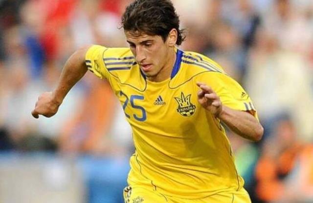 Savaştan kaçan Ukrayna Milli Takımı'nın futbolcusu Yakovenko, Manisa'da kaza yaptı Savaştan kaçan Ukrayna Milli Takımı'nın futbolcusu Yakovenko, Manisa'da kaza yaptı