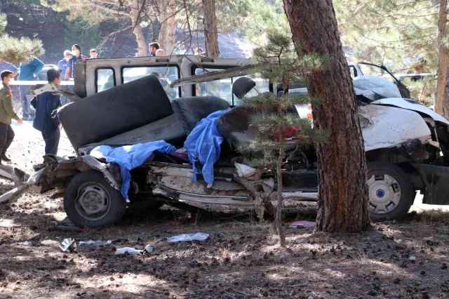 5 çocuğun öldüğü kazada sanıklar çarptıkları çam ağacını sorumlu tuttular