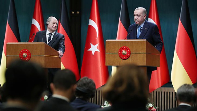 Alman gazetecinin tuzak sorusuna Cumhurbaşkanı Erdoğan'dan ders niteliğinde yanıt: Rusya'ya rağmen desteklerimiz sürdürdük Alman gazetecinin tuzak sorusuna Cumhurbaşkanı Erdoğan'dan ders niteliğinde yanıt: Rusya'ya rağmen desteklerimiz sürdürdük