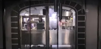 Kiev'deki Türk iş insanı her gün 1000 kadar Ukraynalıya ücretsiz yemek dağıtıyor
