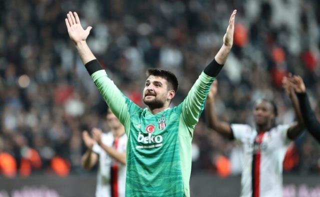 Objektiflerden kaçamadı! Galatasaray-Beşiktaş derbisinde dev misafir