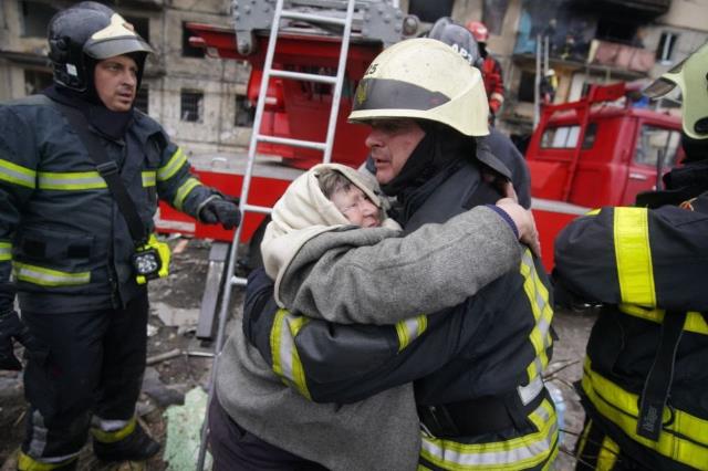 Savaşın 19. gününde başkent Kiev'e 2 ağır darbe! Can kayıpları var, bölge enkaz halde