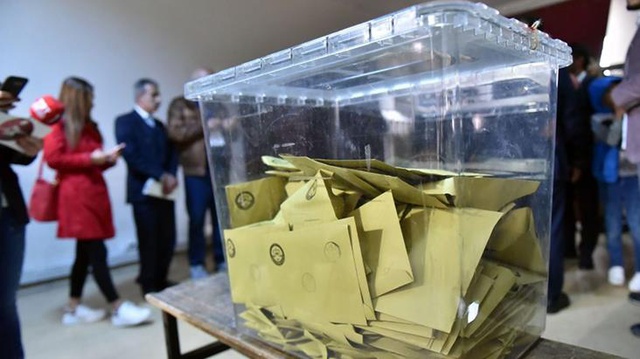 Son Dakika: AK Parti, MHP'nin isteğini geri çevirmedi! Seçim barajı yüzde 7'ye iniyor, grup kurma tarihe karışıyor Son Dakika: AK Parti, MHP'nin isteğini geri çevirmedi! Seçim barajı yüzde 7'ye iniyor, grup kurma tarihe karışıyor