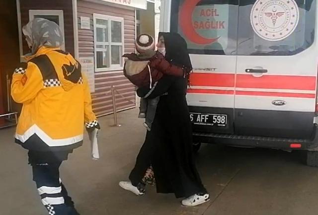 İki adet 50 kuruş yutan bebek hastanelik oldu İki adet 50 kuruş yutan bebek hastanelik oldu