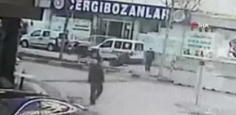 Polislerin gözü önünde yaya çarptı... Kazada kadın yaya ağır yaralandı erkek yaya ise adım farkıyla kazadan kurtuldu