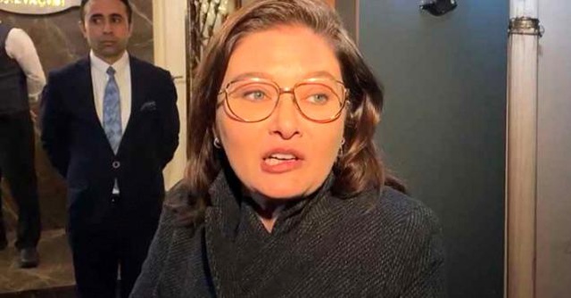 Trafik kazası geçiren Nurgül Yeşilçay'ın son hali sevenlerini üzdü Trafik kazası geçiren Nurgül Yeşilçay'ın son hali sevenlerini üzdü