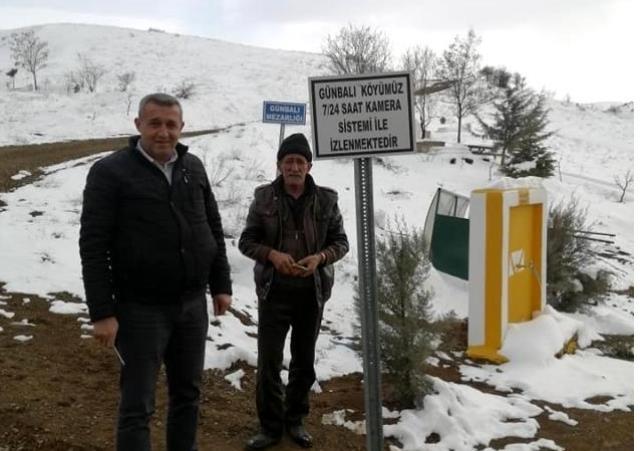 Köyü delik deşik eden defineciler, muhtarı isyan ettirdi! Son hamlesi halktan takdir aldı