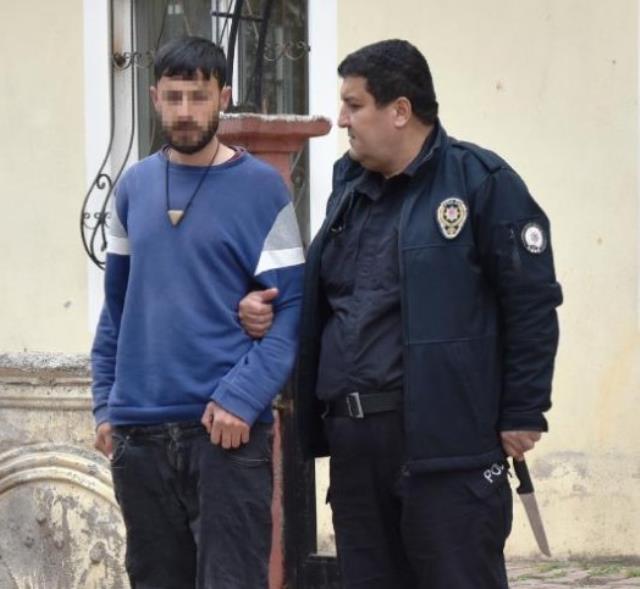 Tartıştığı kardeşini göğsünden bıçakladı