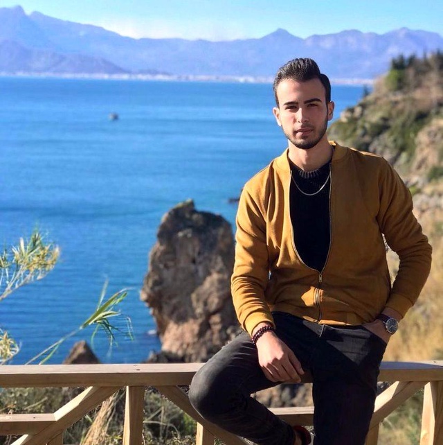 Antalya'da yön levhasına çarpan otomobil hurdaya döndü: 3 ölü Antalya'da yön levhasına çarpan otomobil hurdaya döndü: 3 ölü