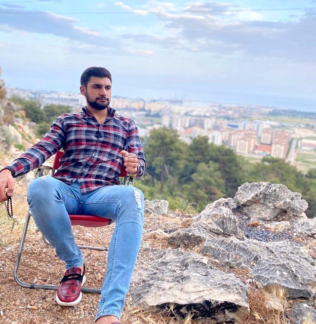Antalya'da yön levhasına çarpan otomobil hurdaya döndü: 3 ölü Antalya'da yön levhasına çarpan otomobil hurdaya döndü: 3 ölü