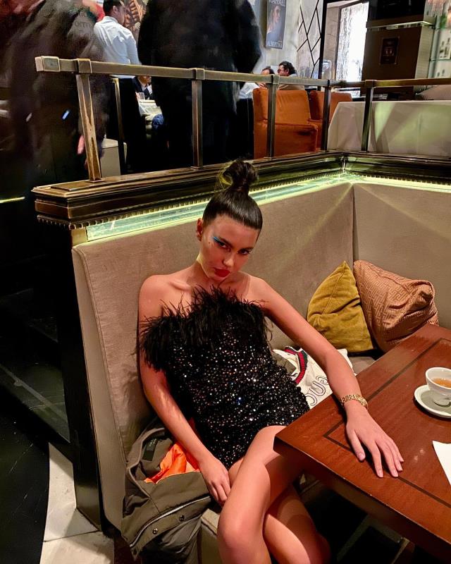 Bahar Candan, kendisini iş vaadiyle kandırarak görüntüleri çeken kişiden şikayetçi oldu Bahar Candan, kendisini iş vaadiyle kandırarak görüntüleri çeken kişiden şikayetçi oldu