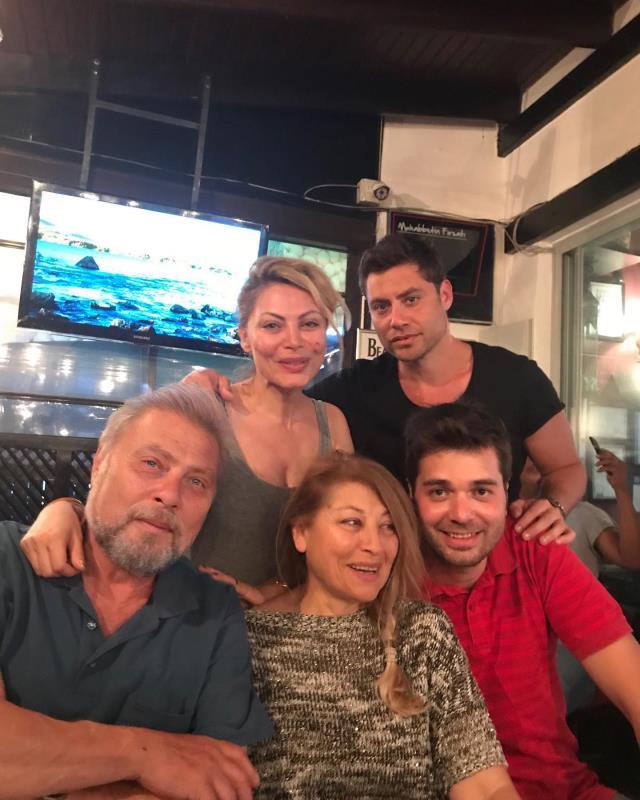 Doğumuna günler kala babasının vefatıyla yıkılan Seray Sever'den duygusal paylaşım: İlk defa dede olacaktı