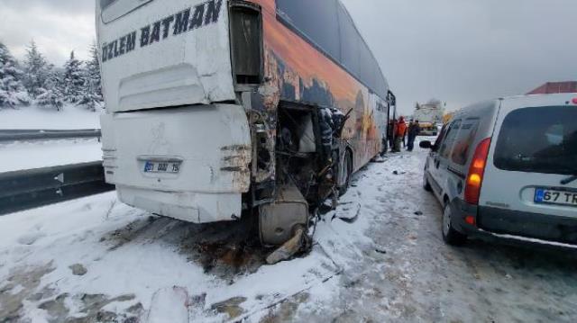 Bolu Dağı TEM Otoyolu'nda zincirleme kaza: 32 araç çarpıştı, 6 kişi yaralandı
