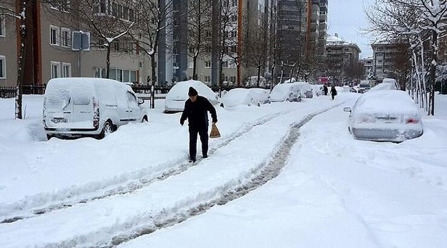 Son Dakika! İstanbul Valisi Yerlikaya'dan yağış uyarısı: 18.00-24.00 arası kar sağanakları var, dışarı çıkmayın Son Dakika! İstanbul Valisi Yerlikaya'dan yağış uyarısı: 18.00-24.00 arası kar sağanakları var, dışarı çıkmayın