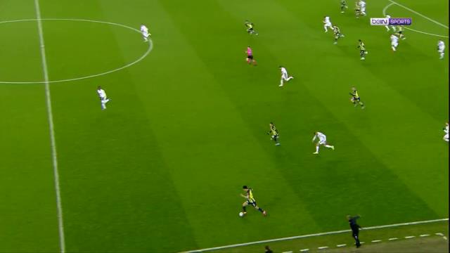 Spiker bile şaştı kaldı! İsmail Kartal futbolcu gibi Fenerbahçe hücumuna koşarak destek verdi Spiker bile şaştı kaldı! İsmail Kartal futbolcu gibi Fenerbahçe hücumuna koşarak destek verdi