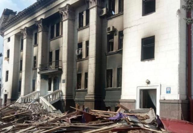Putin'in askerleri, Mariupol şehrinde mahsur kalan binlerce kişiyi zorla Rusya'ya götürmekle suçlanıyor!