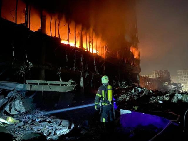 Tüm gözler bugün gerçekleşecek müzakereye çevrilmişken, Rusya yine Kiev'de sivilleri bombaladı Tüm gözler bugün gerçekleşecek müzakereye çevrilmişken, Rusya yine Kiev'de sivilleri bombaladı