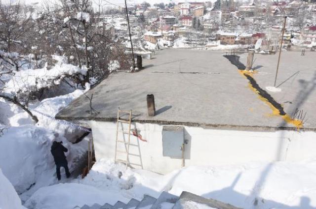Bitlis'te 40 ev çığ tehlikesi sebebiyle tahliye edildi Bitlis'te 40 ev çığ tehlikesi sebebiyle tahliye edildi