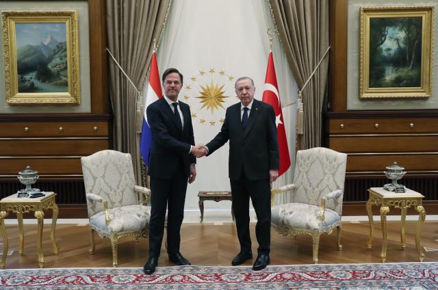 Hollanda Başbakanı Ankara'da! Cumhurbaşkanı Erdoğan'dan 'Batı ile uyumlu çalışmasını' talep edecek Hollanda Başbakanı Ankara'da! Cumhurbaşkanı Erdoğan'dan 'Batı ile uyumlu çalışmasını' talep edecek