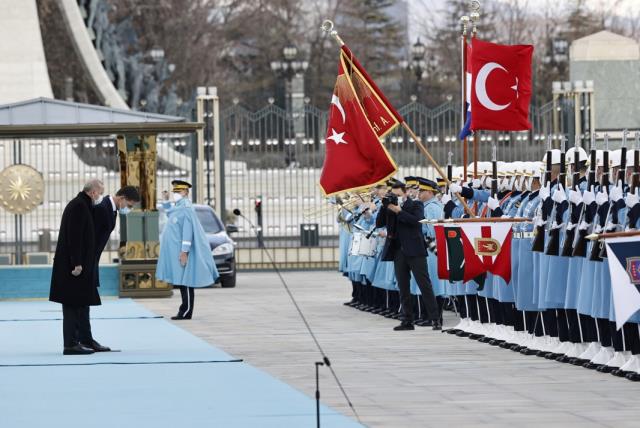 Hollanda Başbakanı Ankara'da! Cumhurbaşkanı Erdoğan'dan 'Batı ile uyumlu çalışmasını' talep edecek Hollanda Başbakanı Ankara'da! Cumhurbaşkanı Erdoğan'dan 'Batı ile uyumlu çalışmasını' talep edecek