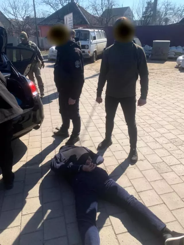 Zelenskiy'i öldürmek için suikast timi hazırlayan şahıs Ukrayna istihbaratı tarafından yakalandı Zelenskiy'i öldürmek için suikast timi hazırlayan şahıs Ukrayna istihbaratı tarafından yakalandı