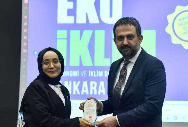 Ankara Kent Konseyi Başkanı Halil İbrahim Yılmaz, 'İklim Değişikliği Programı'nda gençlerle buluştu