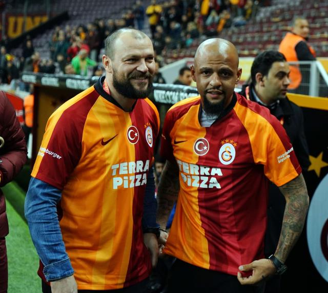 Galatasaray'ı unutamıyor! Ujfalusi'den küme sorusuna dikkat çeken cevap