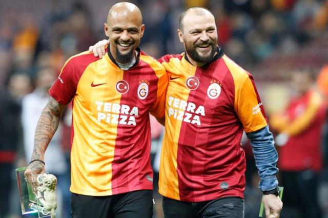 Galatasaray'ı unutamıyor! Ujfalusi'den küme sorusuna dikkat çeken cevap