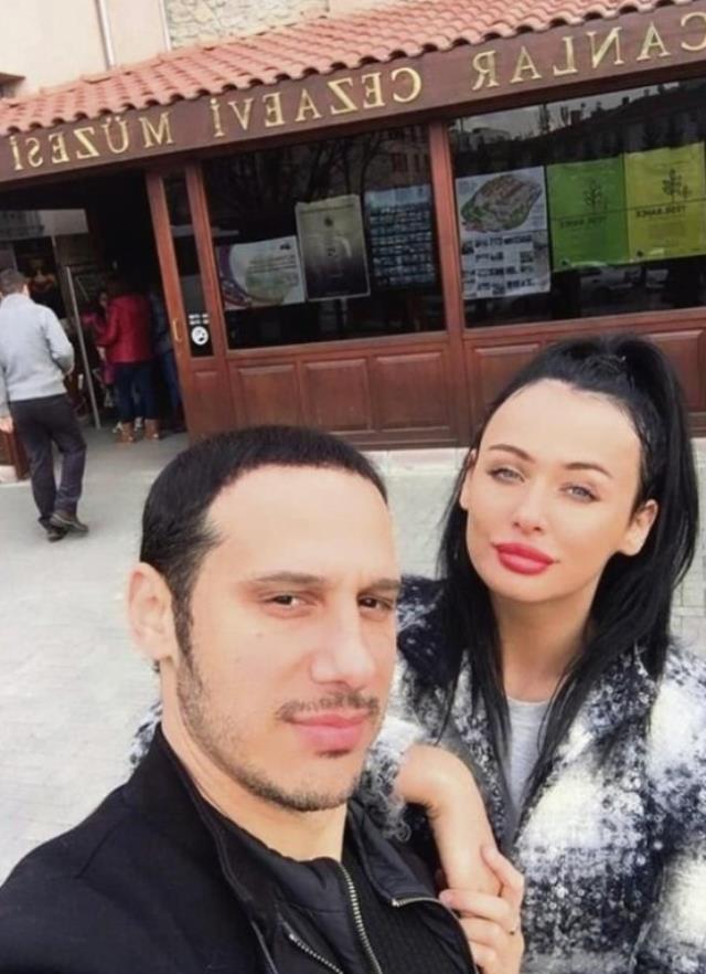 Model sevgilisini döven yönetmene 9 yıl hapis cezası! Mahkeme çıkışı sözleri tepki çekti Model sevgilisini döven yönetmene 9 yıl hapis cezası! Mahkeme çıkışı sözleri tepki çekti