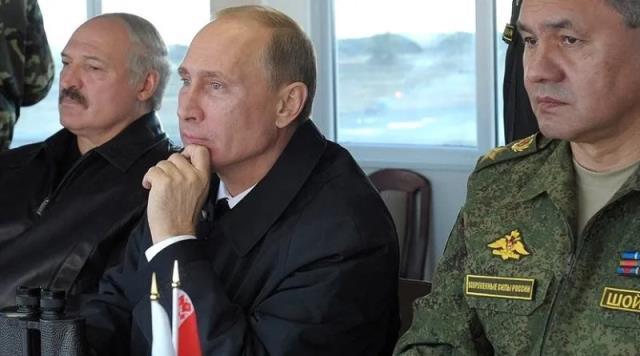 Savaşa dahil olacağı iddia edilen Belarus, bazı Ukraynalı diplomatların ülkeyi terk etmesini istedi