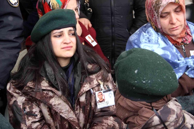 Şehidin cenazesinde acı detay: Şehit olduğu gün evlilik yıl dönümüymüş