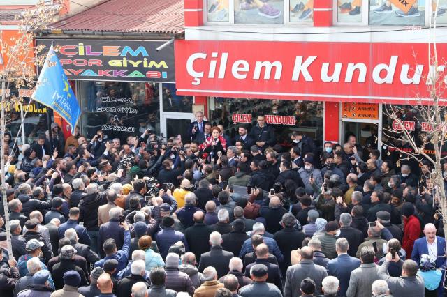 Meral Akşener, Kayseri'den iktidara yüklendi: 24 milyarlık kazık yedik, tıpış tıpış gidecekler! Meral Akşener, Kayseri'den iktidara yüklendi: 24 milyarlık kazık yedik, tıpış tıpış gidecekler!
