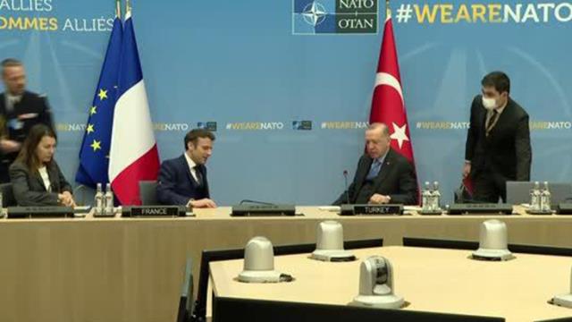 NATO Liderler Zirvesi'nde Cumhurbaşkanı Erdoğan ve ABD Başkanı Biden ayaküstü sohbet etti