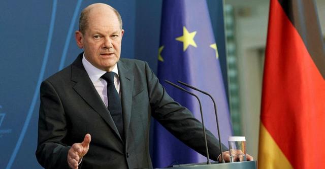 NATO Zirvesi'nde çekilen liderler fotoğrafında bir tek Almanya Başbakanı Scholz yer almadı NATO Zirvesi'nde çekilen liderler fotoğrafında bir tek Almanya Başbakanı Scholz yer almadı