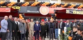 Silopi'de vatandaşlara bin adet hamburger ikram edildi