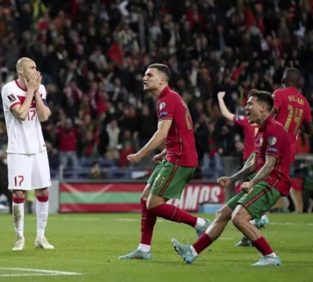 Hayallerimizi Ronaldo yıktı! Penaltı sırasında Burak Yılmaz'a olay hareket Hayallerimizi Ronaldo yıktı! Penaltı sırasında Burak Yılmaz'a olay hareket