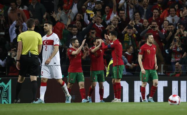 Portekiz'e diş geçiremedik! A Milli Takım, 2022 Dünya Kupası'na katılma şansını kaybetti Portekiz'e diş geçiremedik! A Milli Takım, 2022 Dünya Kupası'na katılma şansını kaybetti