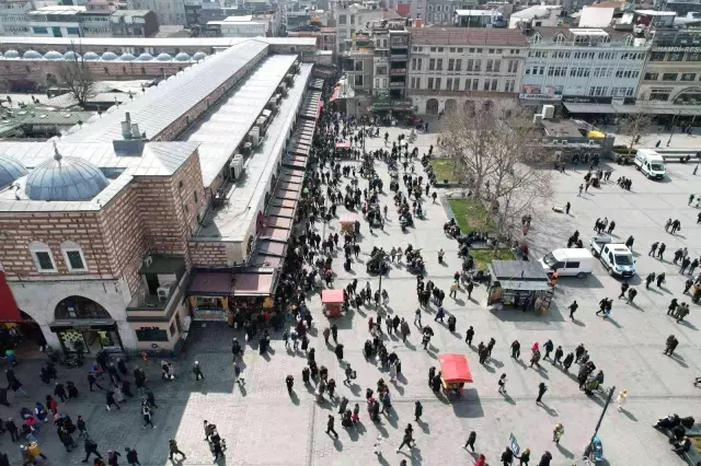 Mısır Çarşısı'nda Ramazan yoğunluğu! Alışverişe çıkanlar aynı dertten muzdarip Mısır Çarşısı'nda Ramazan yoğunluğu! Alışverişe çıkanlar aynı dertten muzdarip