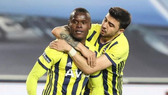 Fenerbahçe ellerini ovuşturuyor! Küllerinden doğan Samatta sevince boğdu Fenerbahçe ellerini ovuşturuyor! Küllerinden doğan Samatta sevince boğdu